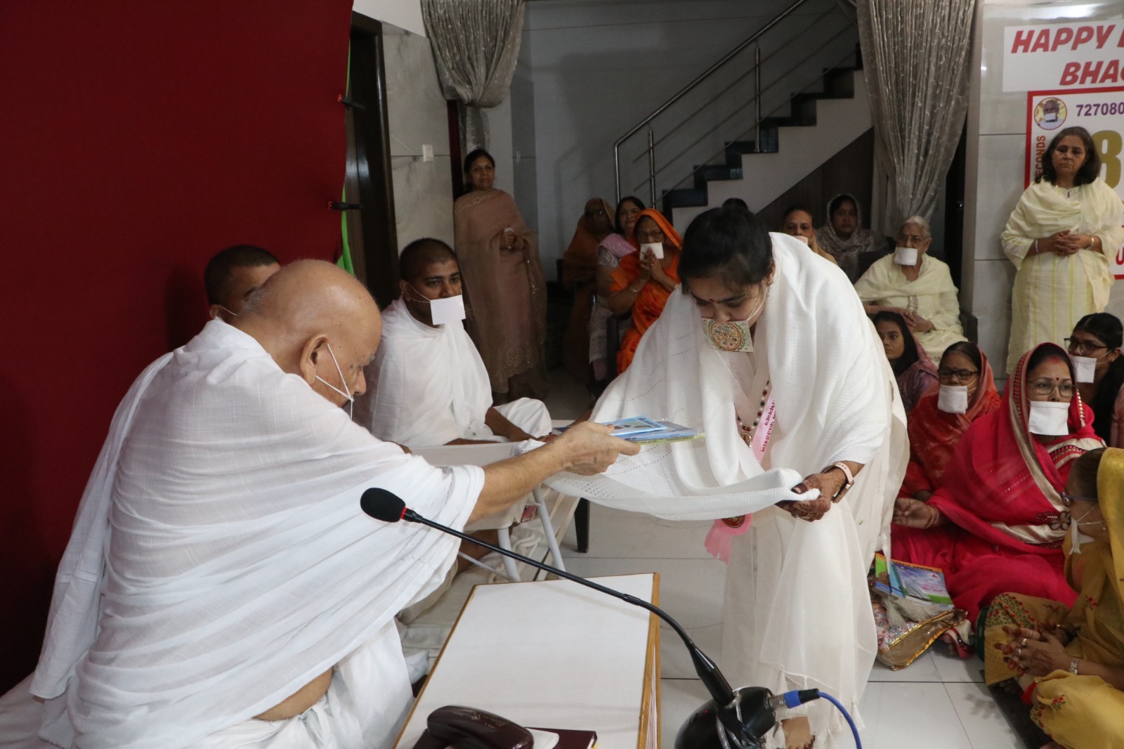 जीव तत्व सभी में एक समान है (2)