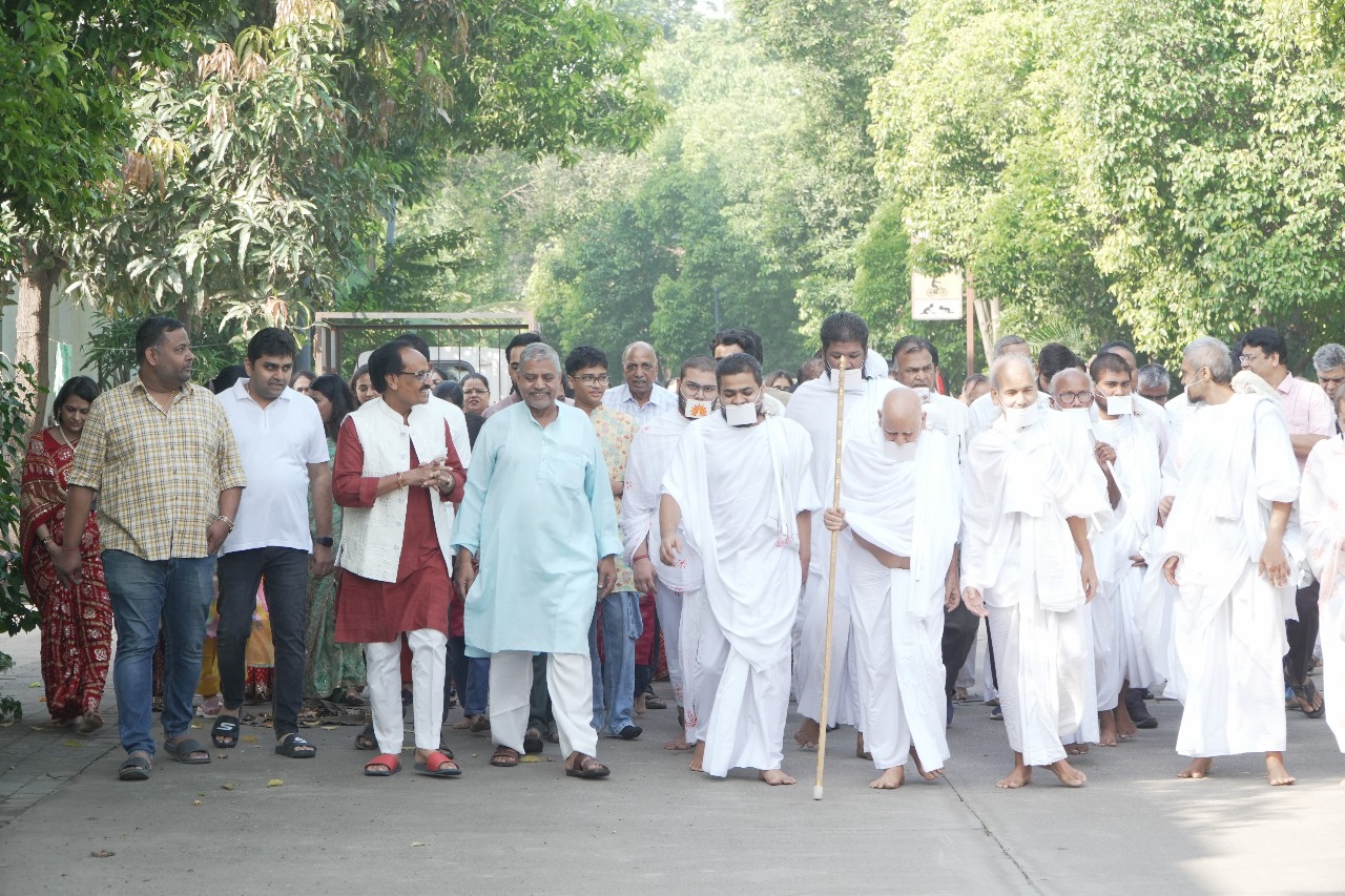 जीव के कल्याण के लिए ध्यान की विधि का उपयोग करें’ (5)